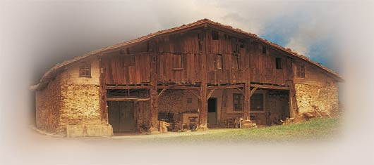 Igartubeiti y las cabañas medievales de la ladera de Ezkioga se transformaron en auténticos caseríos durante el siglo XVI, aunque sin 